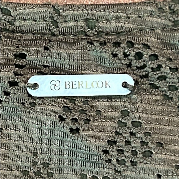 Berlook | Crochet Underwire Bikini | Medium | NWT - Picture 4 of 11